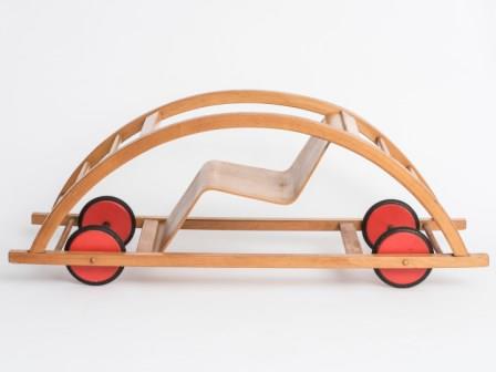 Bauhaus Schaukelwagen