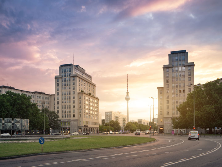 Die Entdeckertour des ADAC Berlin-Brandenburg führt im Juli zur ehemaligen Stalinallee in Berlin