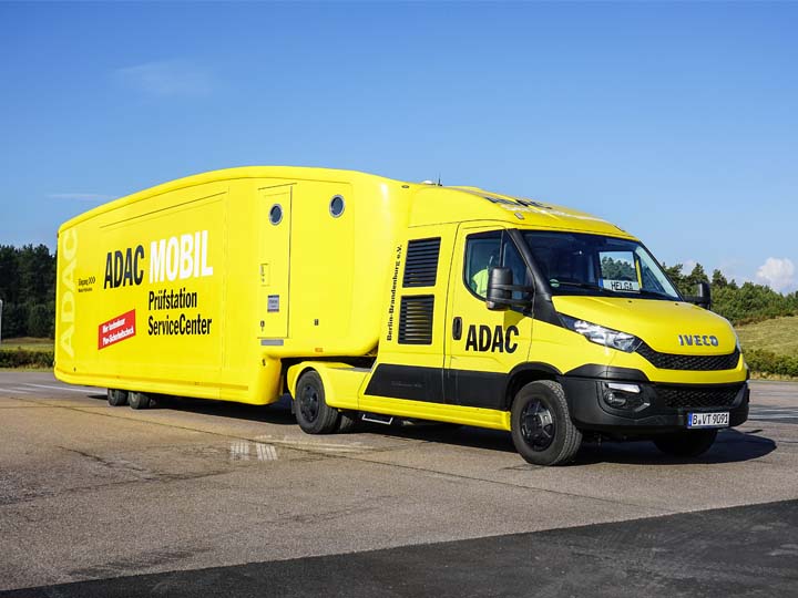 Das ADAC Prüfmobil für Berlin