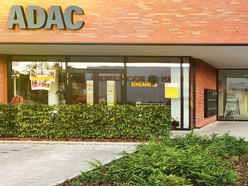 GS Lüneburg aussen Eingang (hoch - groß)