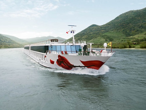 A-ROSA Flusskreuzfahrtschiff A-ROSA Flusskreuzfahrtschiff auf der Donau
