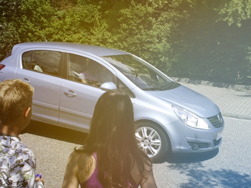 Achtung Auto Kinder lernen Bremsweg Anhalteweg Reaktionsweg kennen