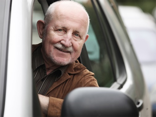 Rentner am Steuer ADAC FahrfitnessCheck
