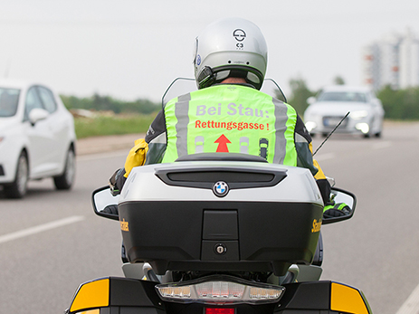 Stauberater mit Weste "Rettungsgasse" Stauberater mit Weste "Rettungsgasse"