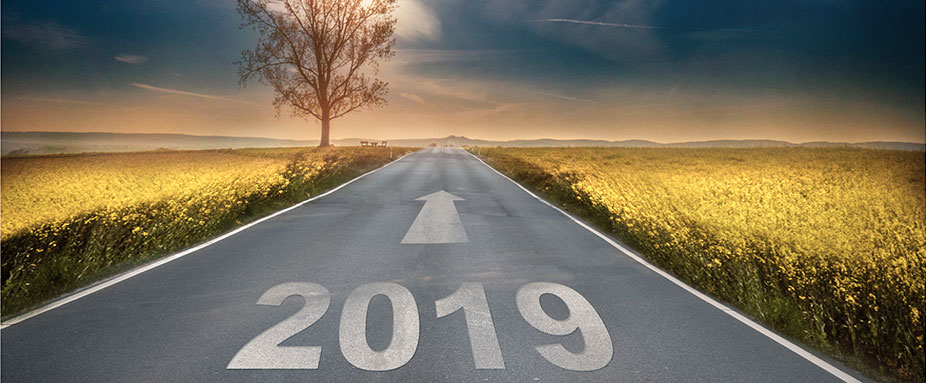 Straße mit Schriftzug 2019