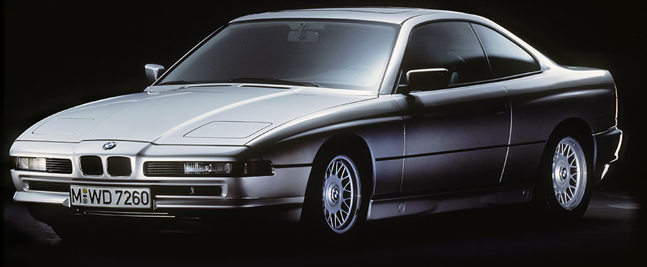 1901-bmw-oldtimer-stehend-850i-1989-silber