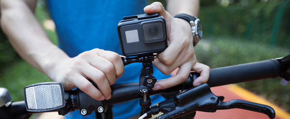 Montage einer Dashcam an einen Fahrradlenker