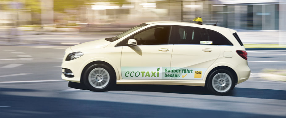 Ein Ecotaxi fahrend