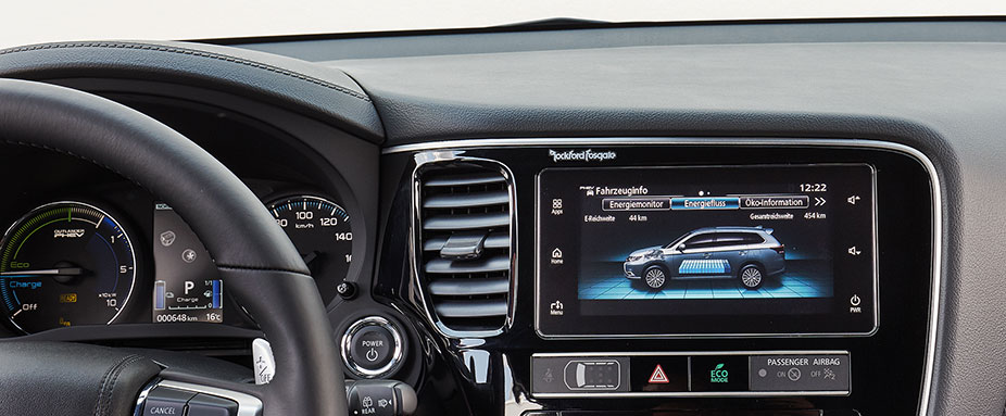 Armaturenbrett vom Mitsubishi Outlander Hybrid