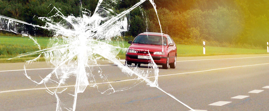 Steinschlag bei einer Autoscheibe