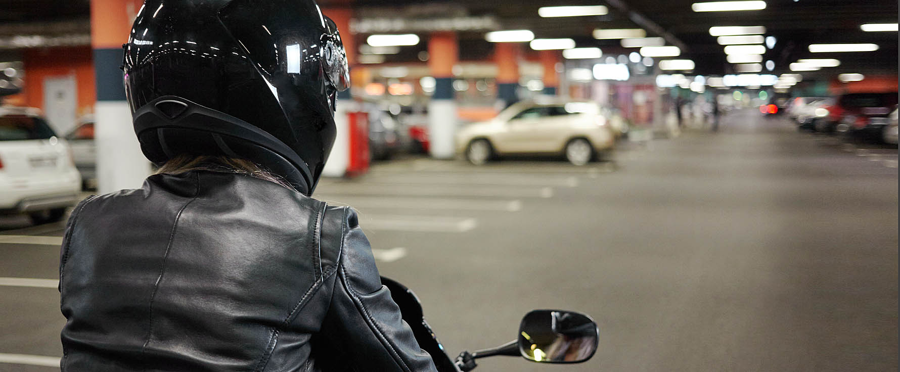 Motorrad Parkhaus Parkplatz Suche