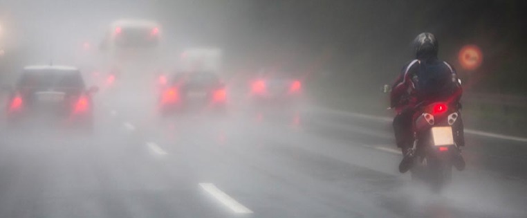 Motorrad Autobahn Regen