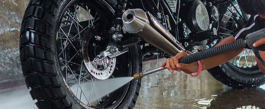 Die Richtige Pflege Und Wartung Fur Motorrader Adac