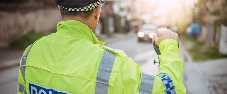 Policeman, Verkehrskontrolle im Ausland