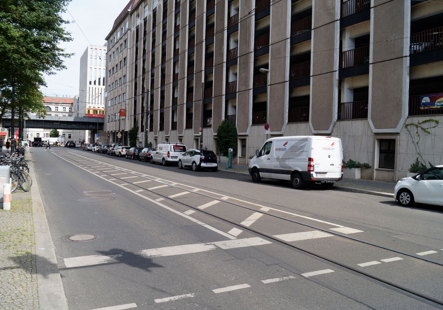 Ladesäule: Planckstraße