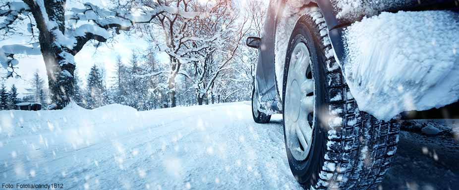 Winterreifen, Schnee, Glätte, Rutschgefahr, Verschneit, Winter, Auto, Kälte, Eis