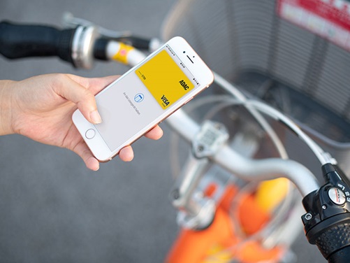mobiles Bezahlen mit dem Smartphone mit ADAC Pay
