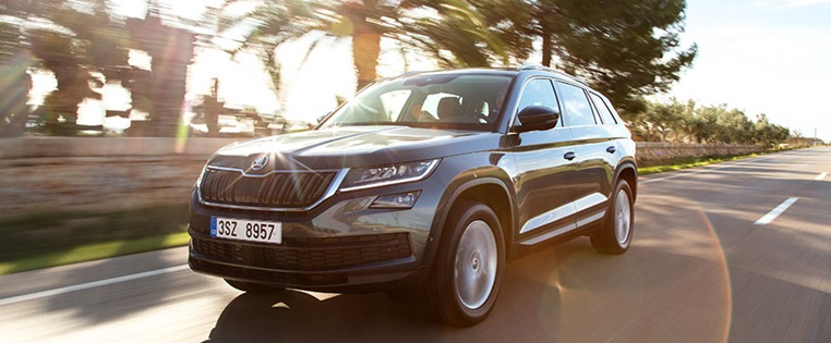 Der neue Skoda Kodiaq Modell 2019 fahrend in Fahrt