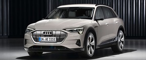Audi e-tron von schräg vorne