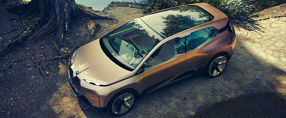 BMW iNext stehend von oben