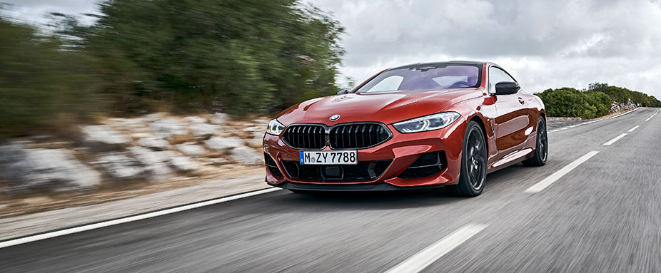 BMW m850i in Fahrt