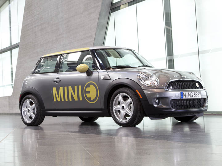 Silberner Mini E stehend