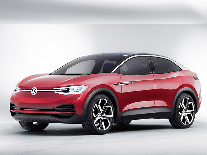 Roter VW Cross stehend
