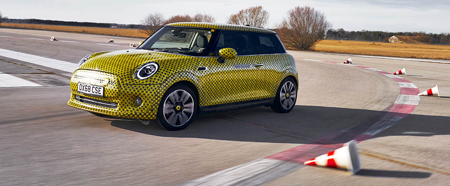 Mini E fahrend