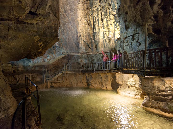 Die 5 schönsten Höhlen der Schweiz | ADAC 2018