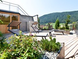 Die Dachterasse des Hotel Steineggerhof in Südtirol