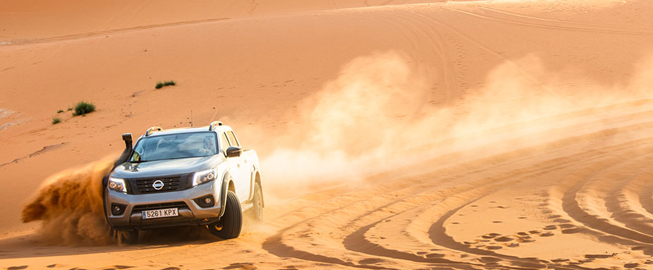 Mit dem Auto durch die Wüste Sahara in Marokko