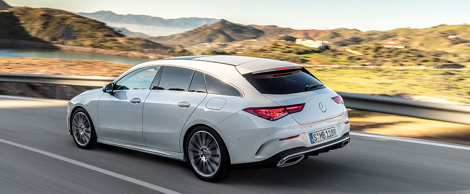 Mercedes CLA fahrend