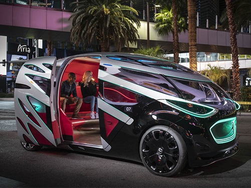 Mercedes Urbanetic stehend