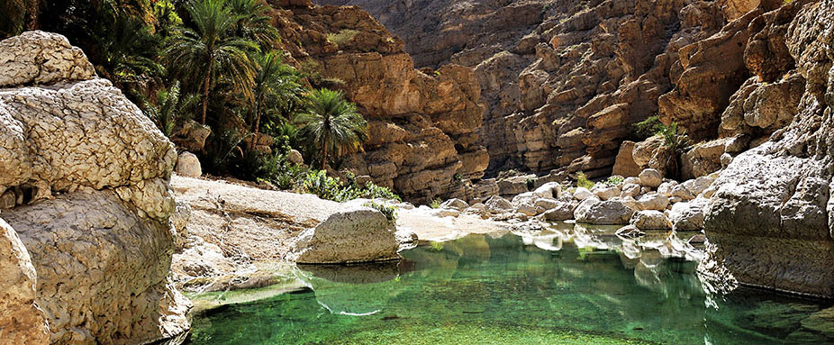 Naturpool: Abkühlung bieten im Oman u.a. Canyons wie der Wadi Schaab