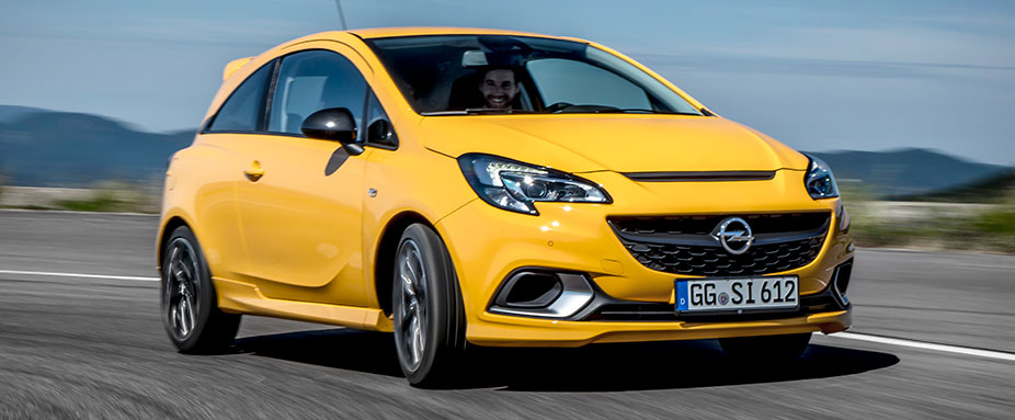 Opel GSi fahrend