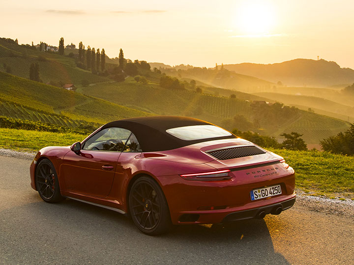 Porsche 991 fahrend