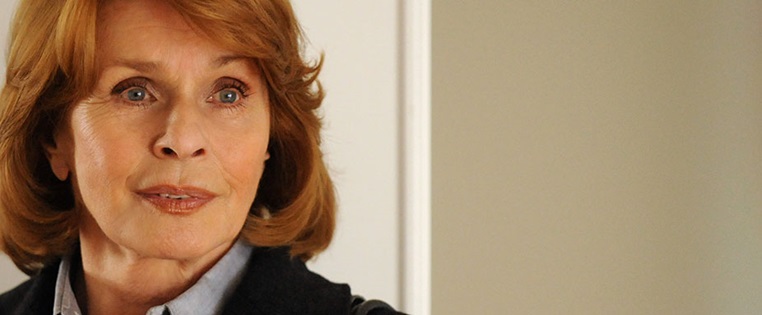 Foto von Senta Berger in ihrer Filmrolle als Eva Prohacek in der ZDF Krimireihe "unter Verdacht"