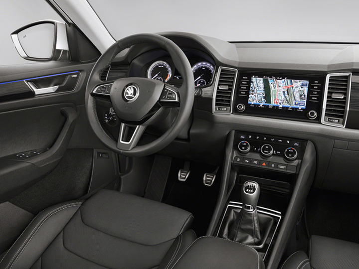 Das Cockpit des Škoda Kodiaq wirkt aufgeräumt und intuitiv bedienbar