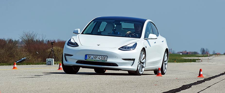 Tesla Model 3 beim Bremstest