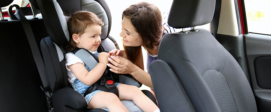 Kindersitz Mutter Kind Auto Sicherheit