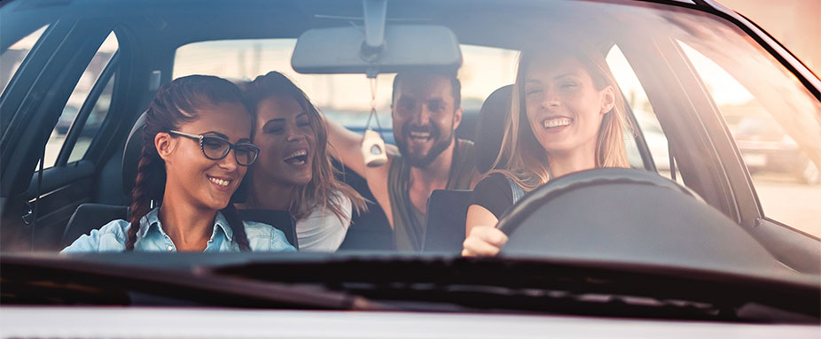 Fahrgemeinschaft, Car-Sharing oder ein Fahrzeug mieten sind Alternativen zum Autokauf