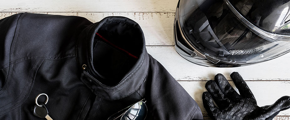 Praktische Motorradprüfung nur mit geeigneter Schutzbekleidung