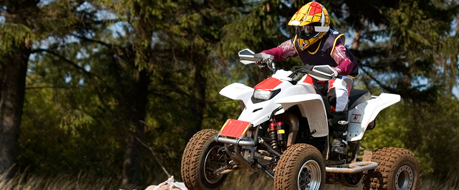 Quads und Trikes: Der ADAC informiert über Rechte und Pflichten als Fahrer
