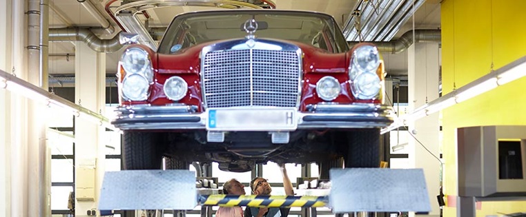 Oldtimer in der Werkstatt