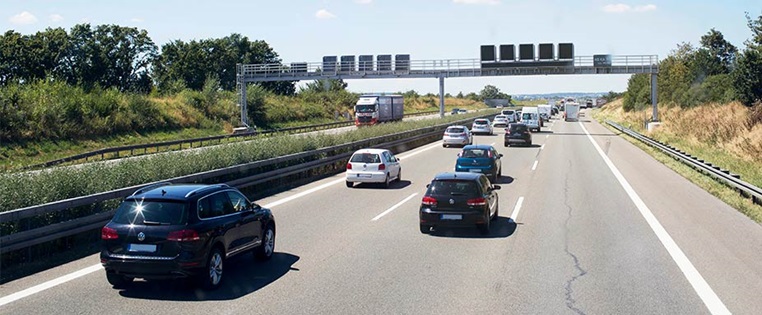 Verkehr auf der Autobahn