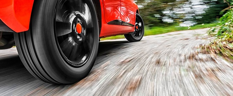 rollwiderstand auto fahrend bewegung