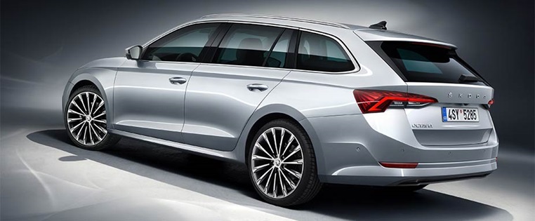 Skoda Octavia Kombi von der Seite
