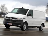 VW ABT eCaddy fahrend auf einer Straße