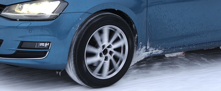 VW beim Winterreifentest in Finnland