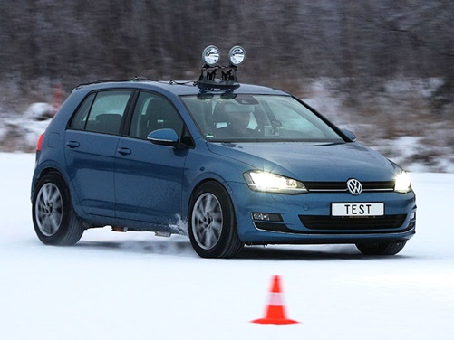 VW beim Winterreifentest in Finnland